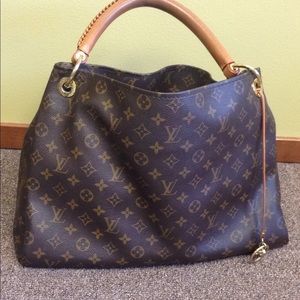 Authentic Artsy MM Louis Vuitton Handbag